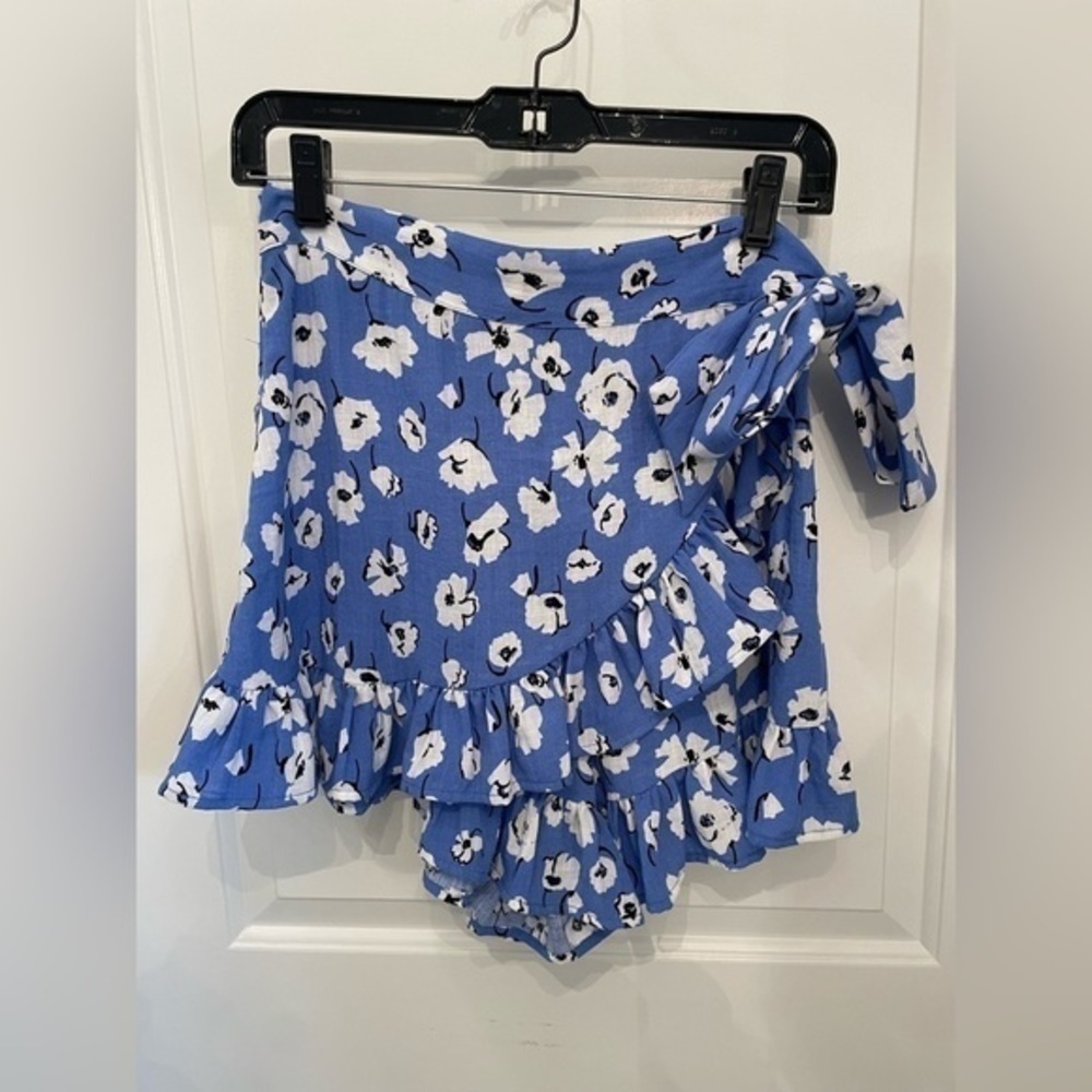 En Saison Blue Flower Print Skort - Picture 2 of 9